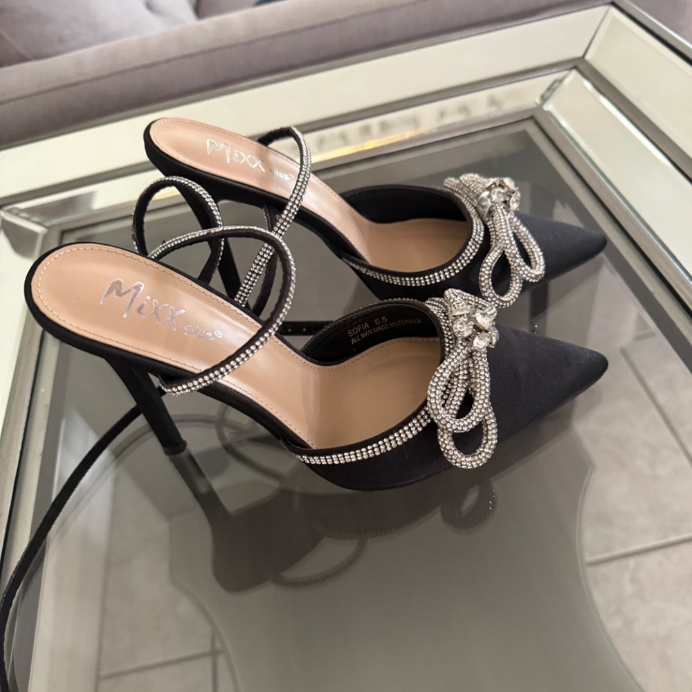 Shoes - Picture 2 of 4
